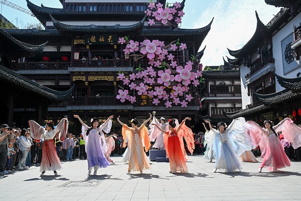 走花路、逛花市、赏演艺！上海国际花卉节启幕，大豫园邀你共赴春日时空花旅